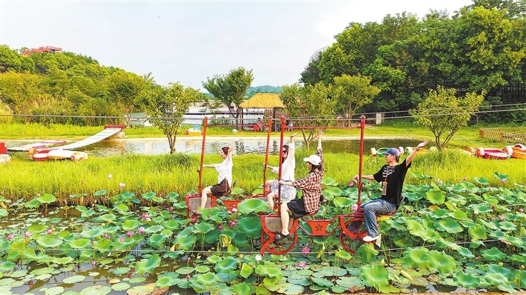 庐山市：做特乡村旅游（图）