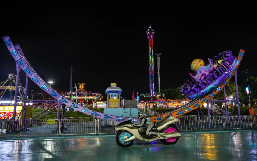 在青岛西海岸新区金沙滩啤酒城，体验一场亲子“慢”游记