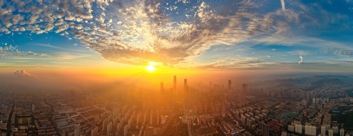 惊艳！初秋朝霞扮靓泉城天际线