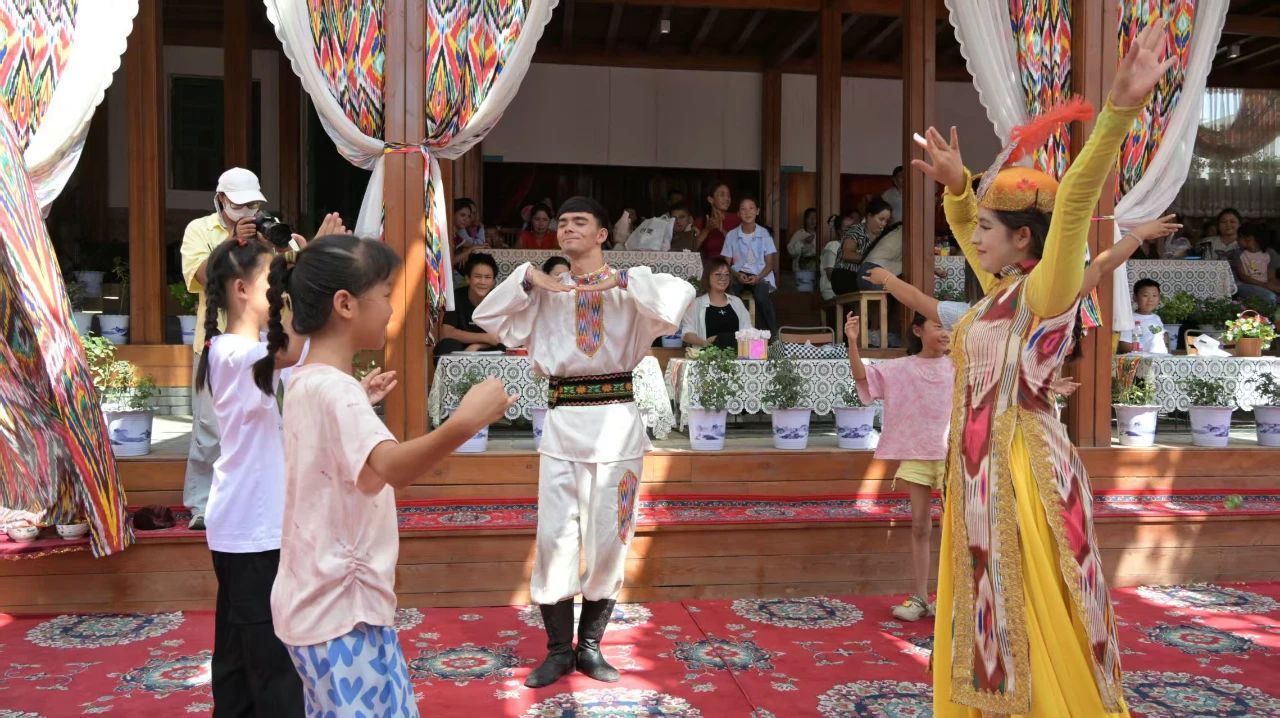 宁波援疆·“浙阿石榴红·小手拉大手”中华传统文化融情活动启动