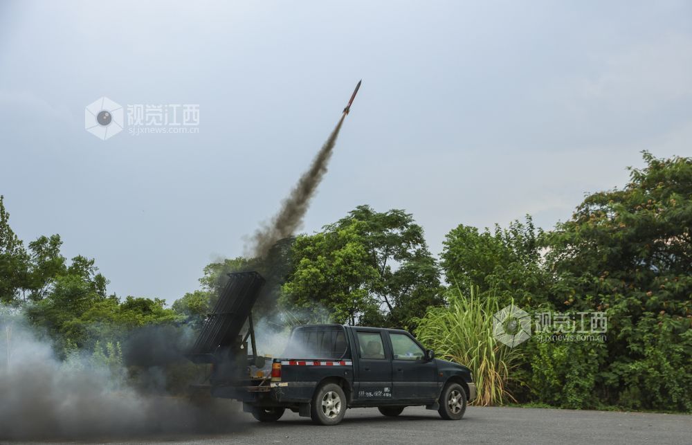 瑞昌：人工增雨缓解旱情（图）