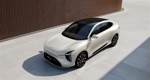 纯电续航450kM 彻底终结油电之争!新一代智己LS6开卖就爆单