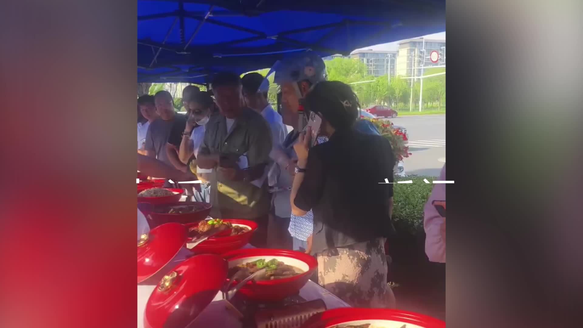 常州多家星级酒店宣布暂停摆摊，有酒店称装修完继续，有酒店称生意不忙后再回归