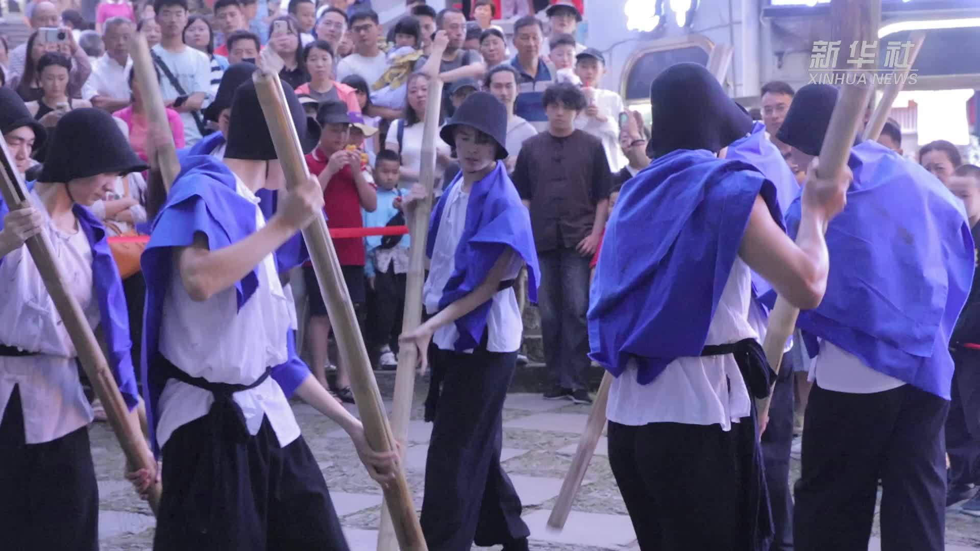 石工歌街头快闪亮相庐山景区
