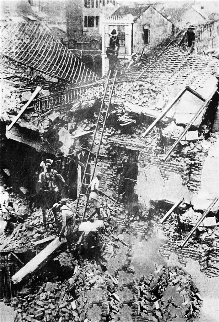 遭受日机轰炸后的兰州城内景象