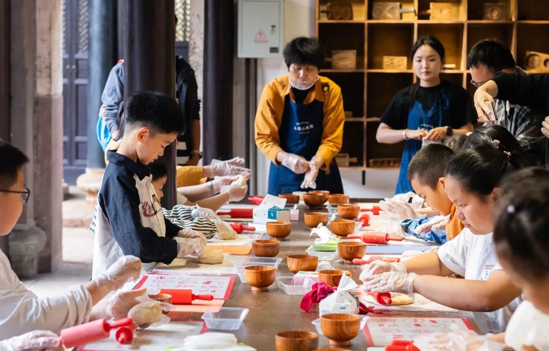 三关六码头竹编扇制作活动