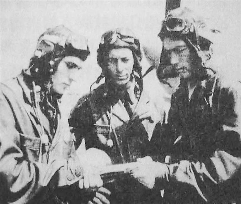 1937年,苏联派出空军志愿队来华参加对日作战。