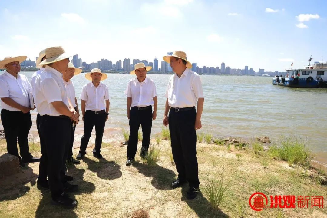 李紅軍調研秋水廣場客運停靠點工程建設情況：確保國慶節前完成目標任務