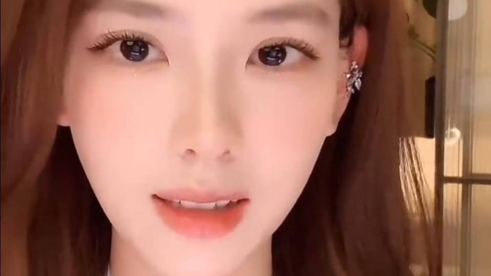 颜值网红孙一宁自曝，在韩国宋慧乔礼服店，买衣服被店员翻白眼封面图