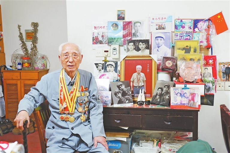 李潭清近照。