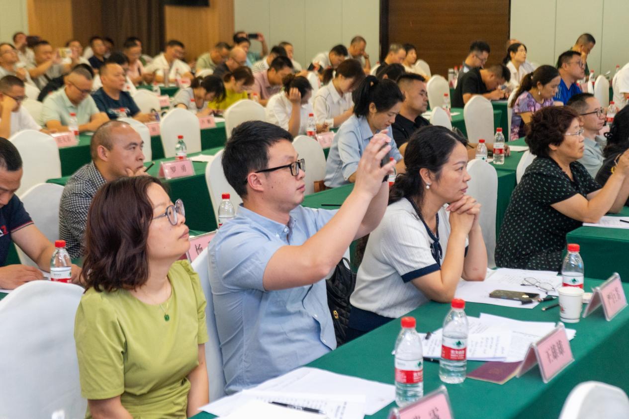 山海相连育桃李 教育帮扶谱新篇 凉山州新一轮教育人才“组团式”帮扶工作全面启动