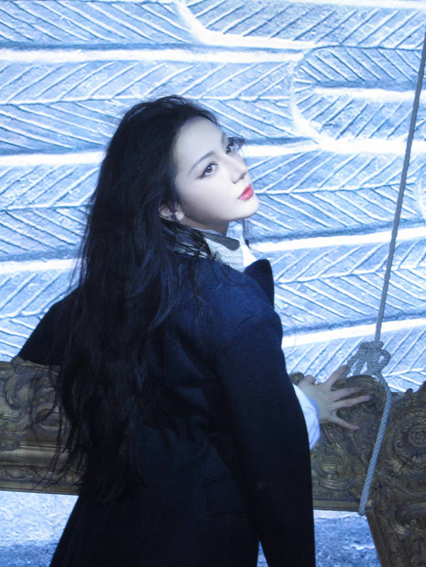 迪丽热巴复古名媛造型尽显女王气质(图9)
