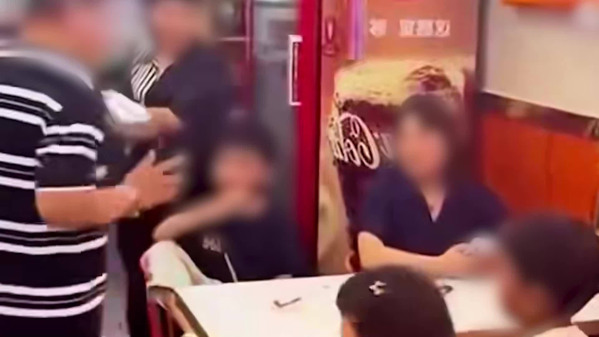 续面事件涉事面馆门前恢复平静，街道再回应：相关部门正处理当中