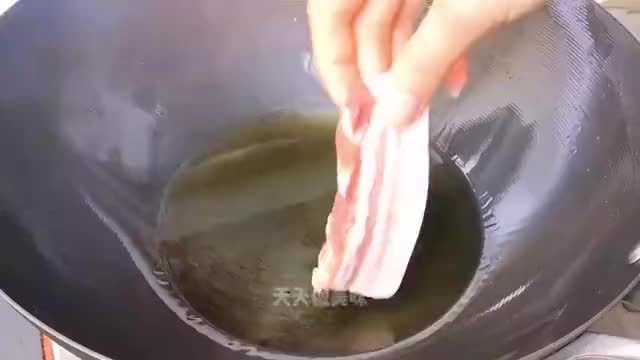 五花肉新吃法风靡全网！免油炸低脂版，香到邻居来敲门