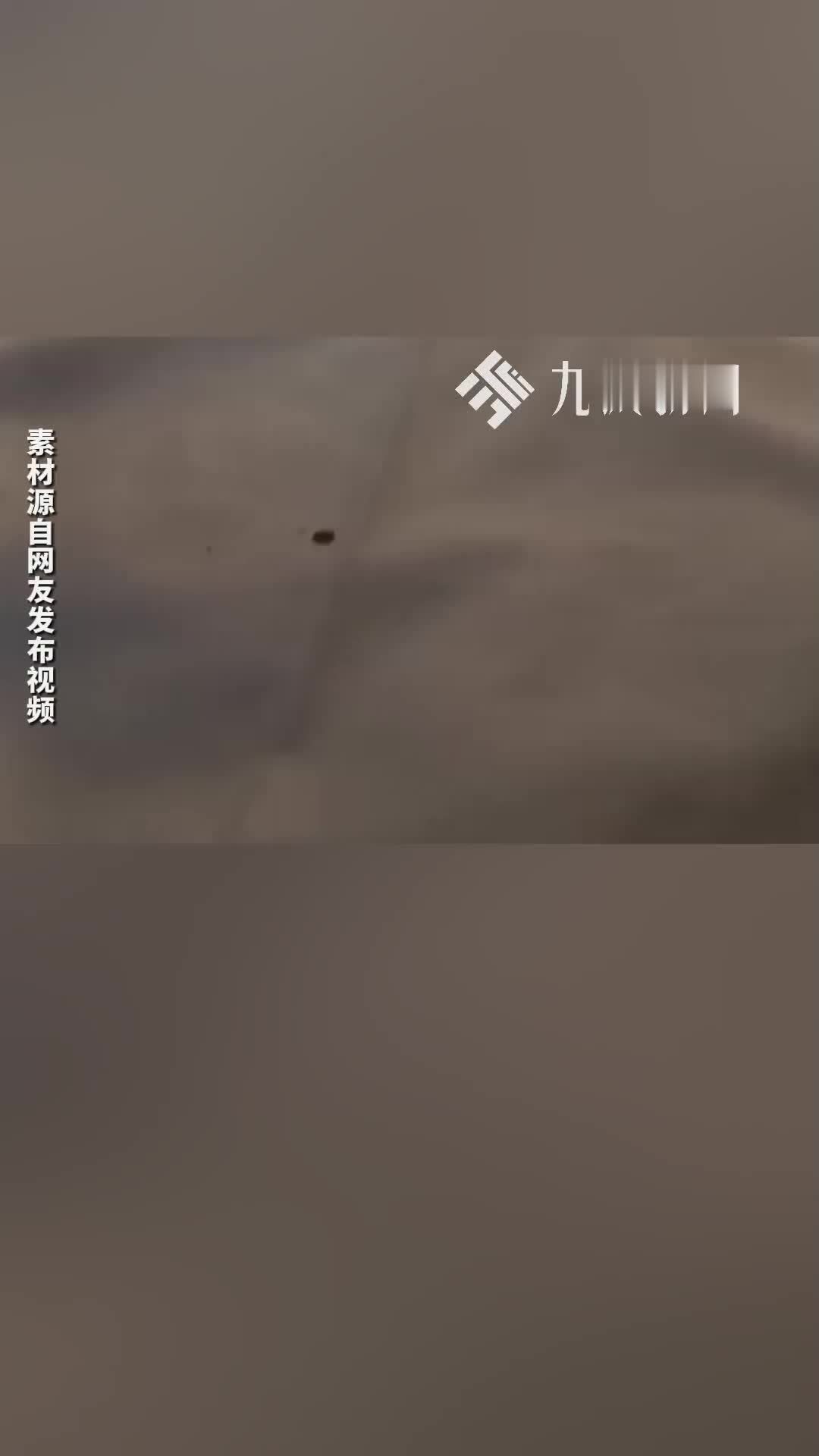 住客入住湖南郴州一酒店发现床单有血迹，市监局：酒店已道歉，赠送当日房费