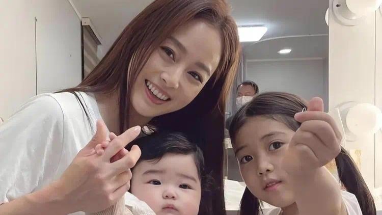 金泰熙泪诉Rain不管孩子，孙艺珍赞玄彬能干！同嫁顶流却天差地别封面图