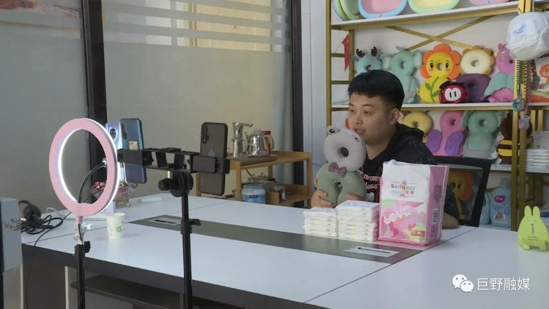 凤观 | 菏泽消费增速何以领跑全省?7.6%背后的“活力密码”