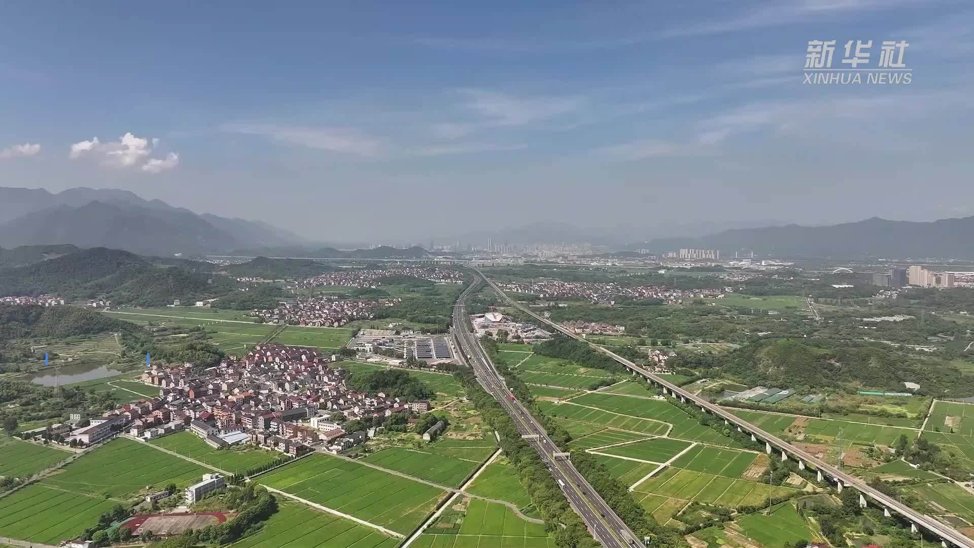 全新智能高速公路充电站在浙江桐庐服务区正式投用