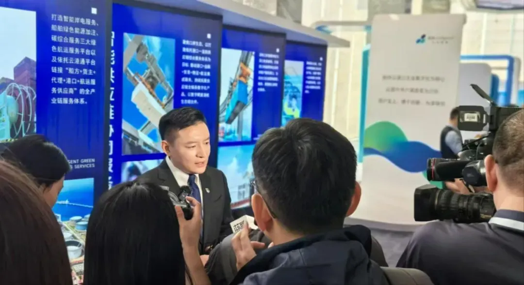 微笑青岛 | 青岛港国际集装箱发展有限公司副总经理徐珦：躬身实践、深扎一线，绘就智慧绿色港口新图景