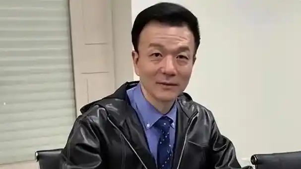 于北辰称台军照明尾灯能烧掉夜视镜？栗正杰：被大陆当做笑话来看