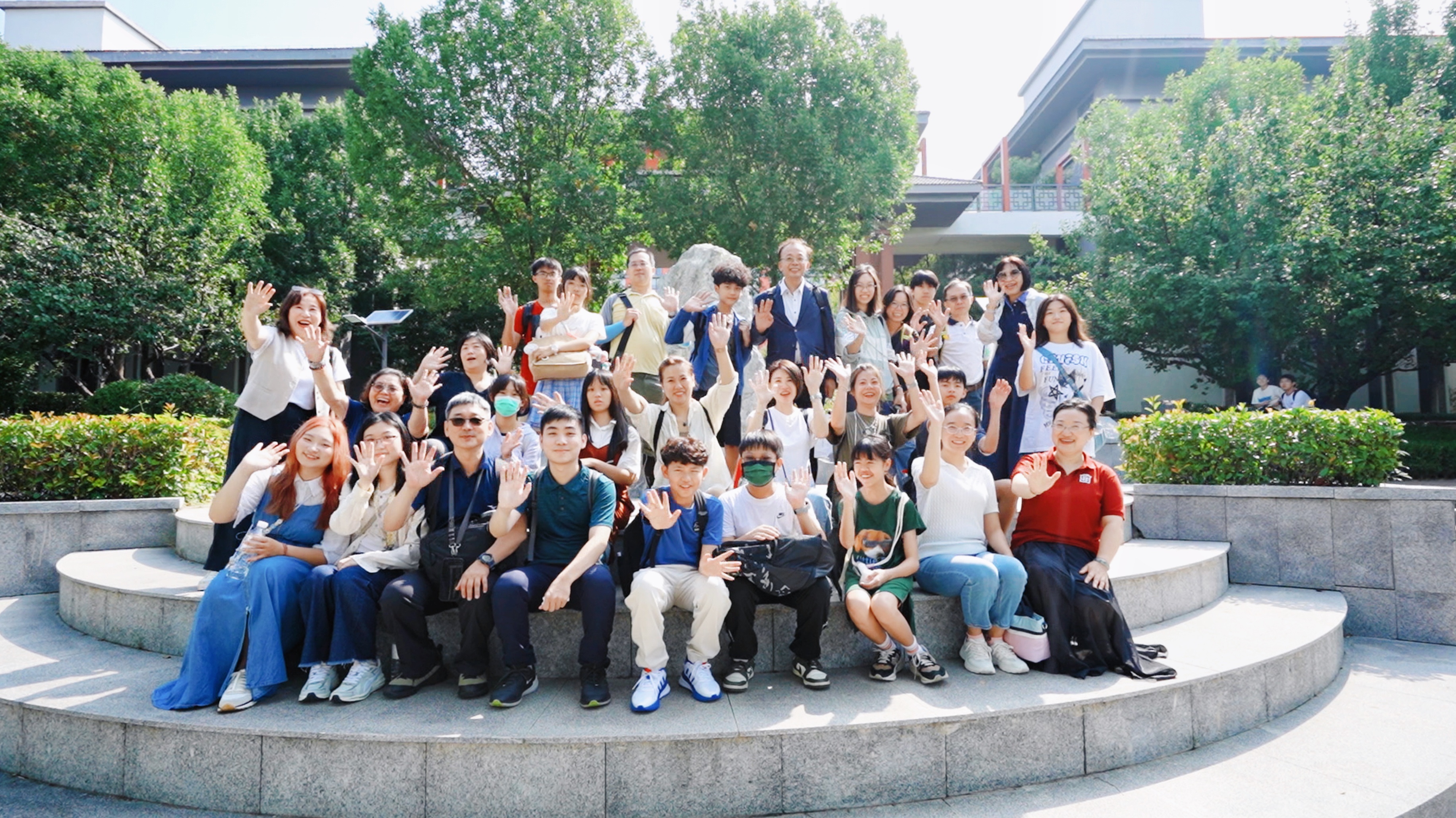 青岛实验高中举办“月圆诗韵·两岸同声”诗词大会,以诗为桥同吟中华情