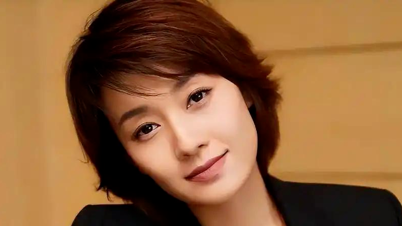 49岁马伊琍举办生日宴，炸出娱乐圈真友情：靳东袁泉刘诗诗都来了，前夫也在封面图