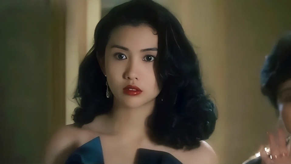 王晶撕开娱乐圈“造星”遮羞布！亲承用钱财捧红57岁“性感女神”封面图