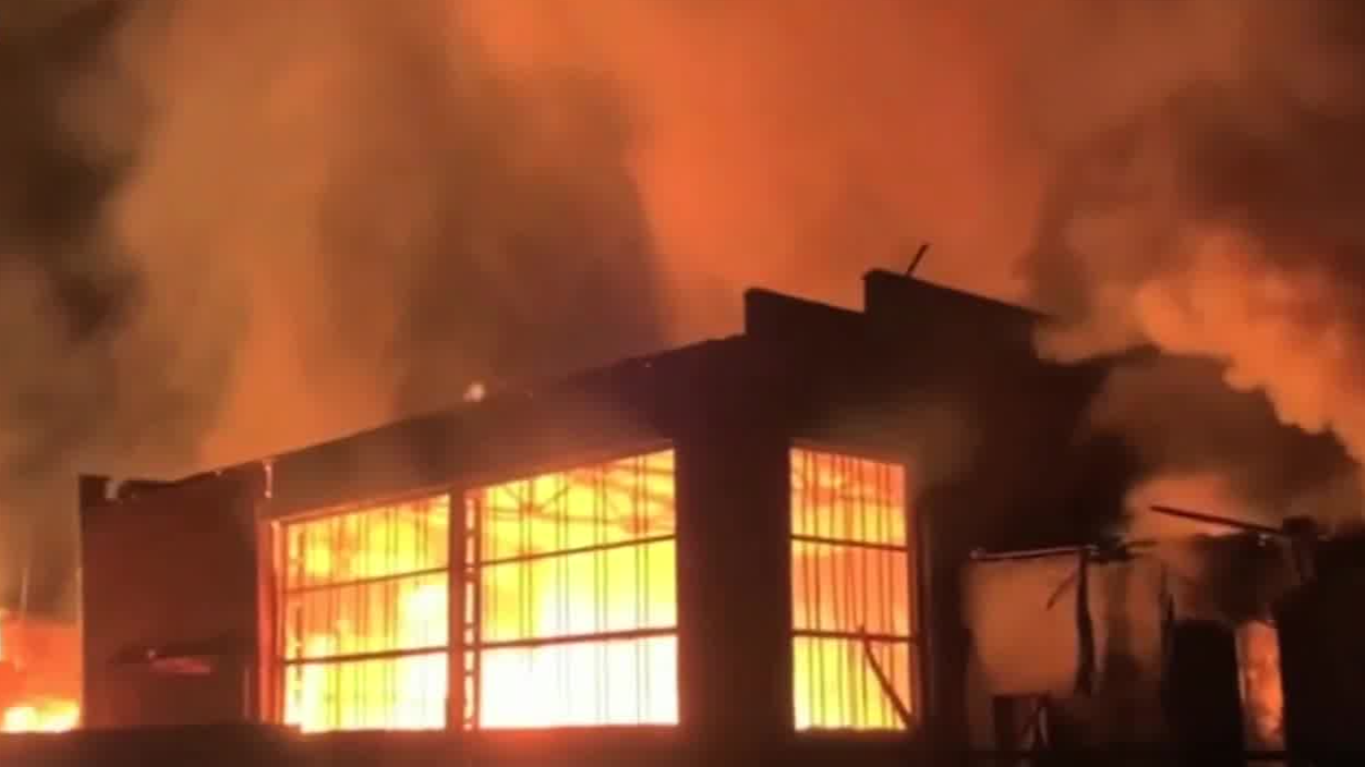 泽连斯基不再坚持先“停火”再“谈判”俄乌进入“边打边谈”模式