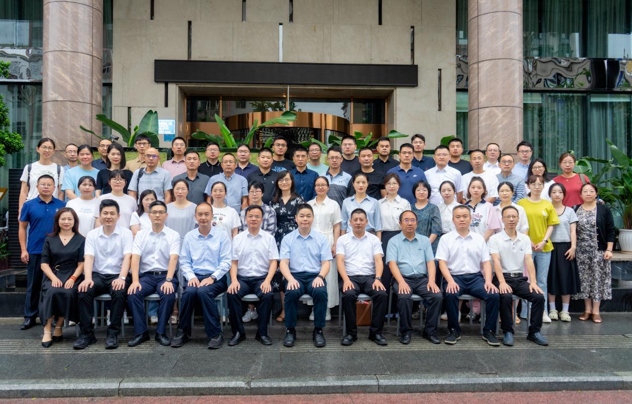 （宁波市新一轮“组团式”教育帮扶团队合影）