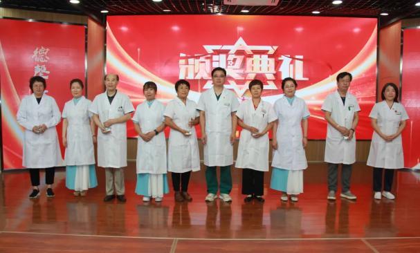 德馨于行，技精于勤｜沧州市第三医院召开第八个中国医师节庆祝表彰大会