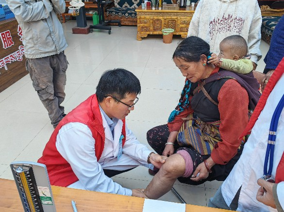 青岛市胶州中心医院跨越4000公里的医者担当