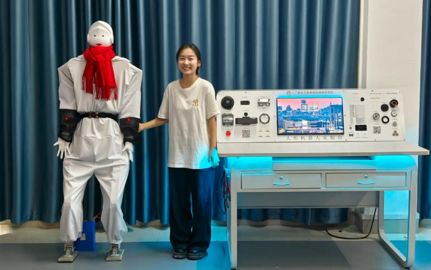 江西新能源科技職業(yè)學(xué)院孵化“特修斯機(jī)器人”