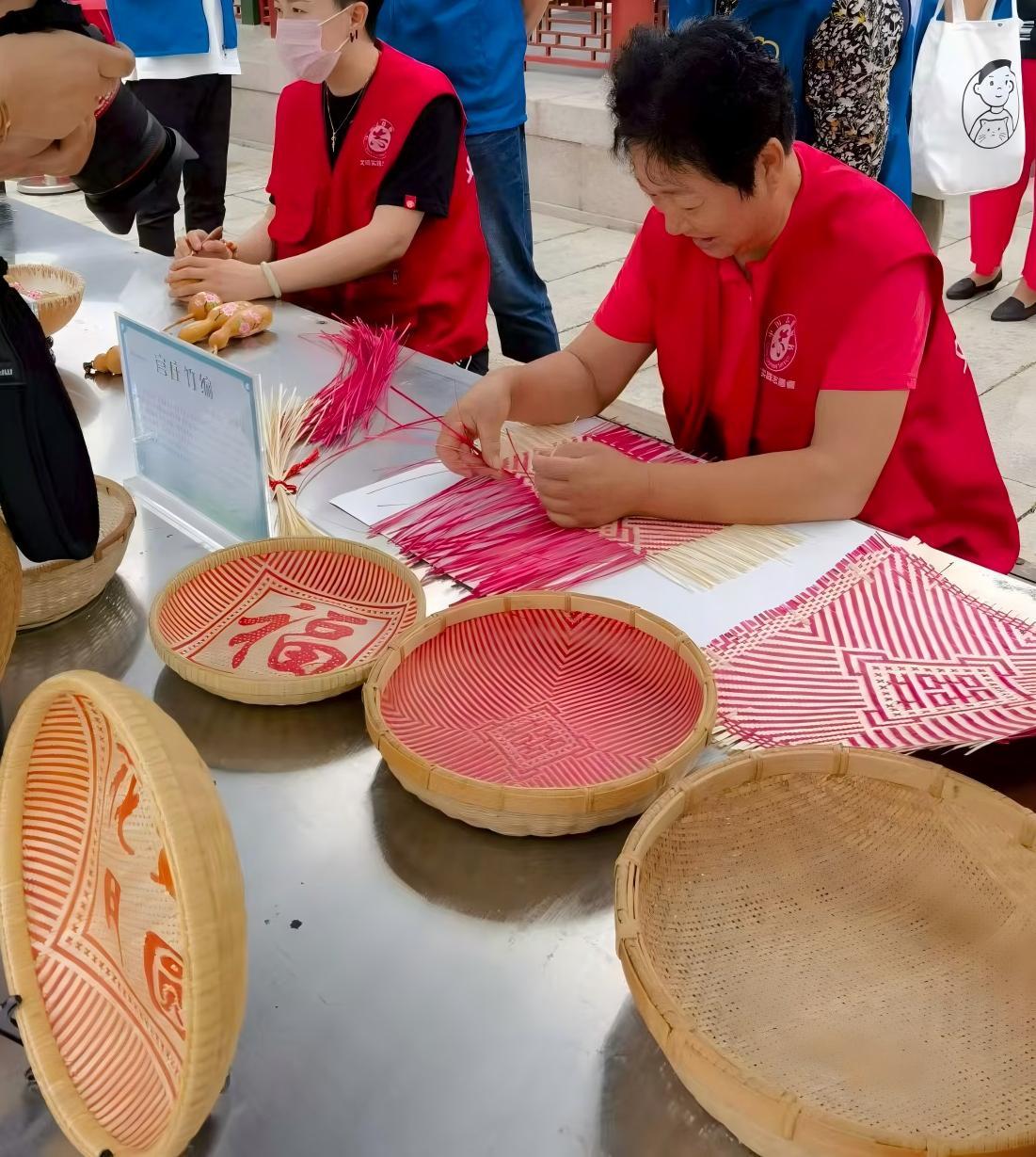 青岛乡里乡亲|姜祖萍:匠心竹编守艺魂,活态传承韵千古