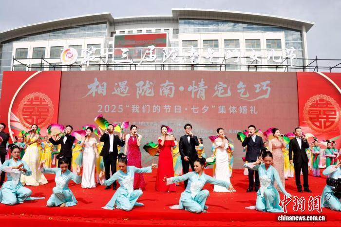 第十三届陇南乞巧女儿节活动现场　王乐　摄