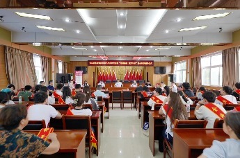 朱巷镇商会举行第二次会员大会暨“造福桑梓筑梦未来”爱心助学捐助仪式