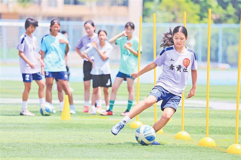 2025年赣州市足球梯队队员测试选拔现场。