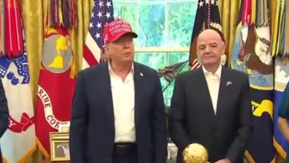 俄乌峰会前景暗淡，特朗普说再等两周！请普京看世界杯、送签名照