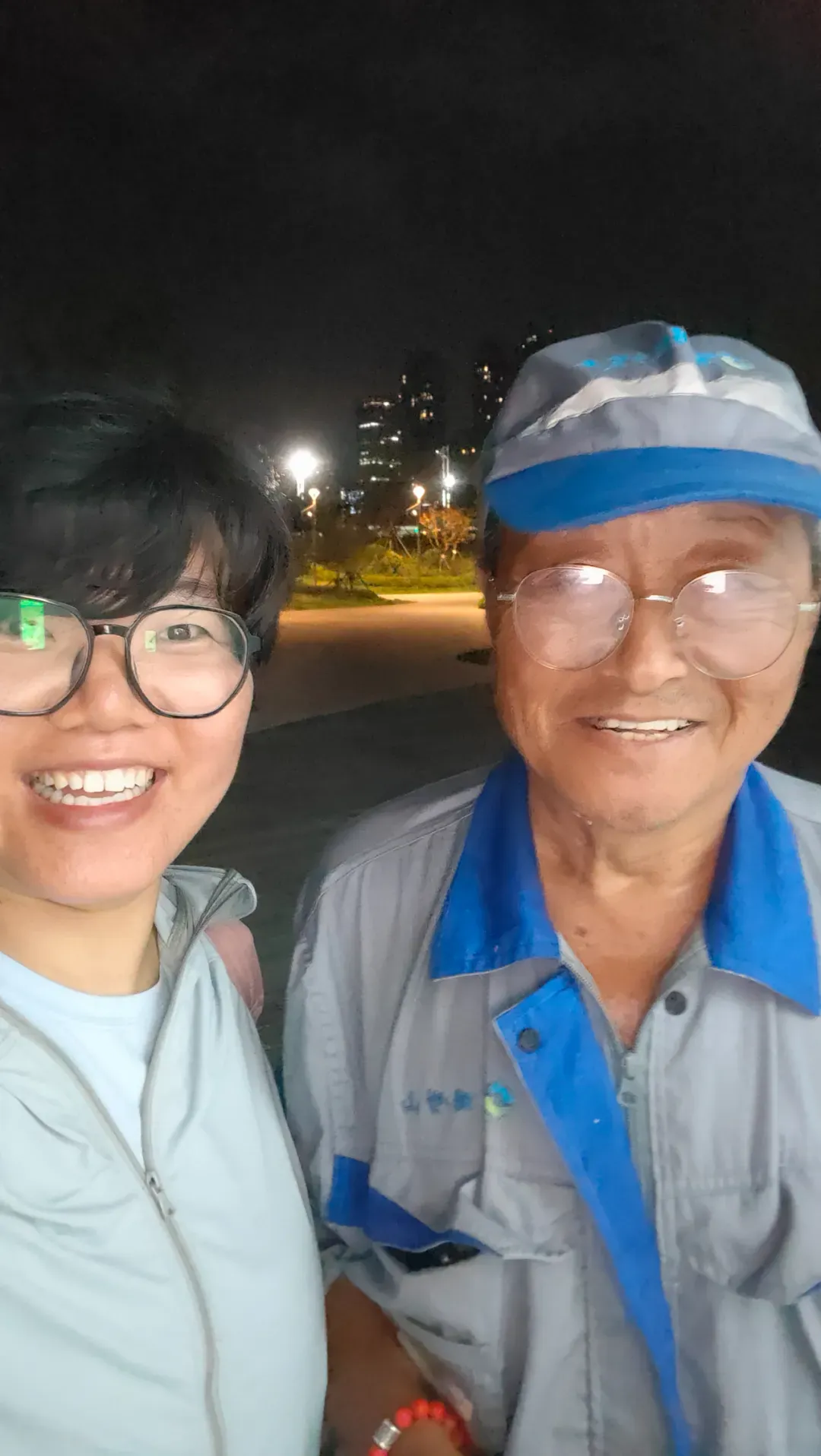河南博主带女儿摩旅青岛屡屡被触动：青岛人的善意，比碧海蓝天更让人难忘！