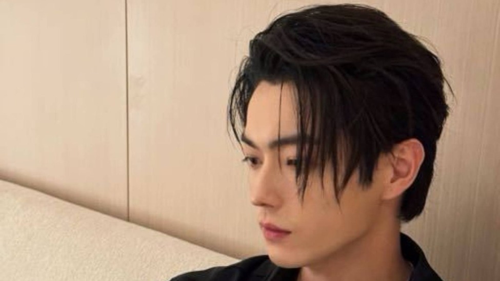 拒绝道歉！许荔莎再发长文控诉许凯出轨劈腿，趁酒劲脱衣亲吻女生封面图