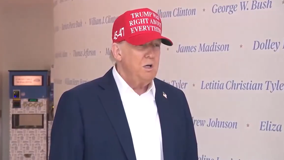 特朗普把普京和泽连斯基比作油和醋，“相处得不太好”