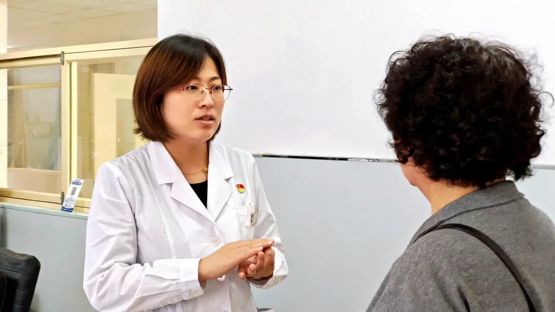 李玉苓:仁心灼灼暖杏林,仁术熠熠护健康