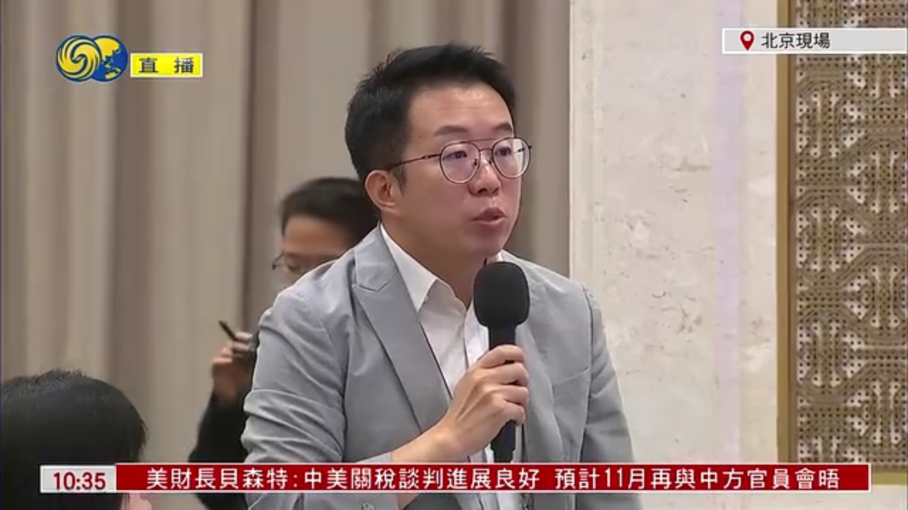 凤凰卫视记者就阅兵准备工作情况提问
