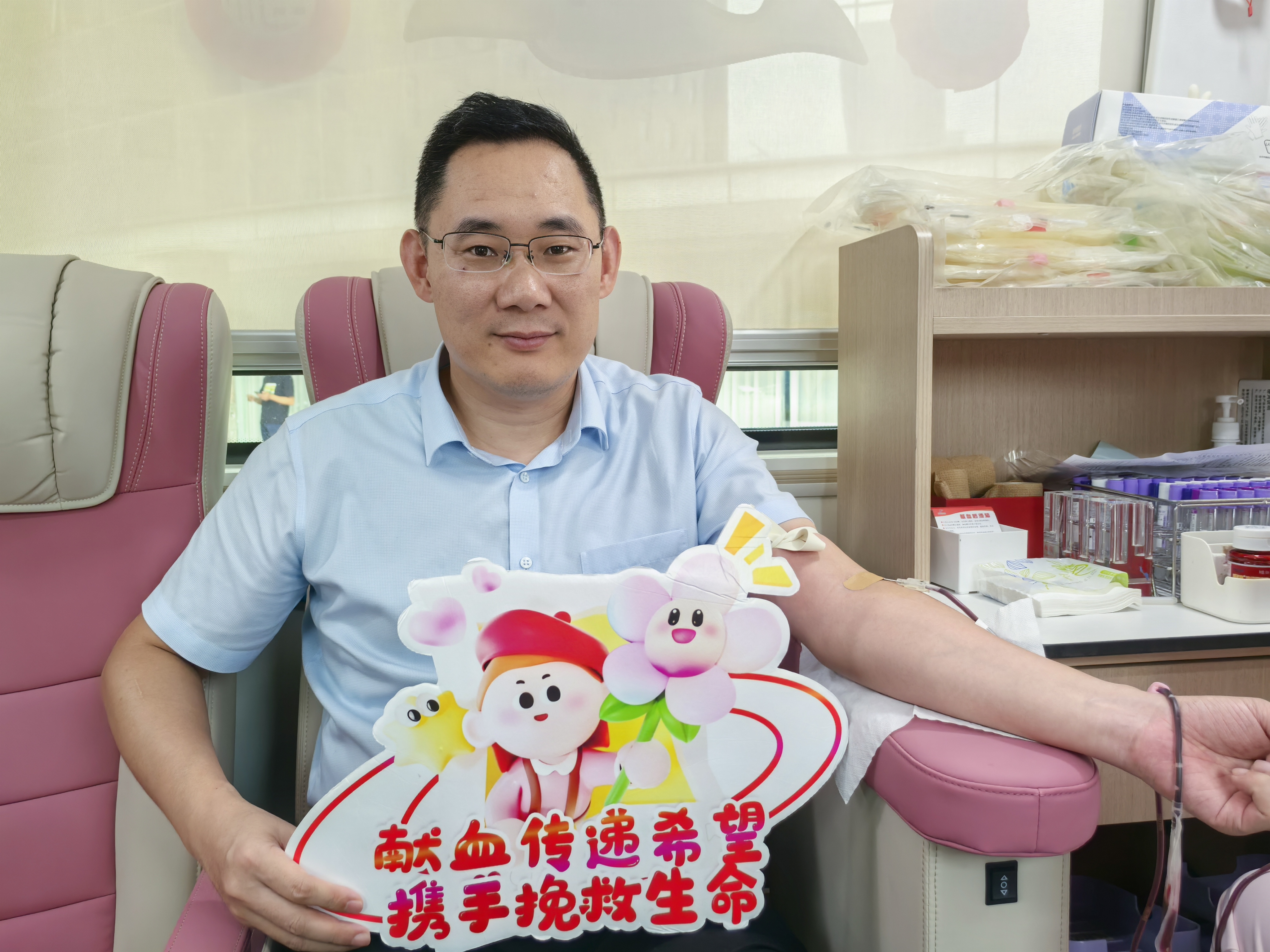 青岛市第十五个无偿献血推动月火热进行中