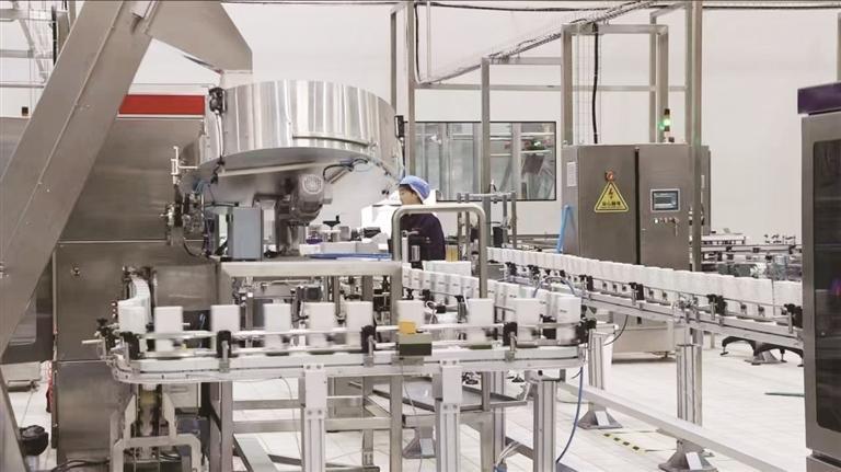 传祁乳业生产车间