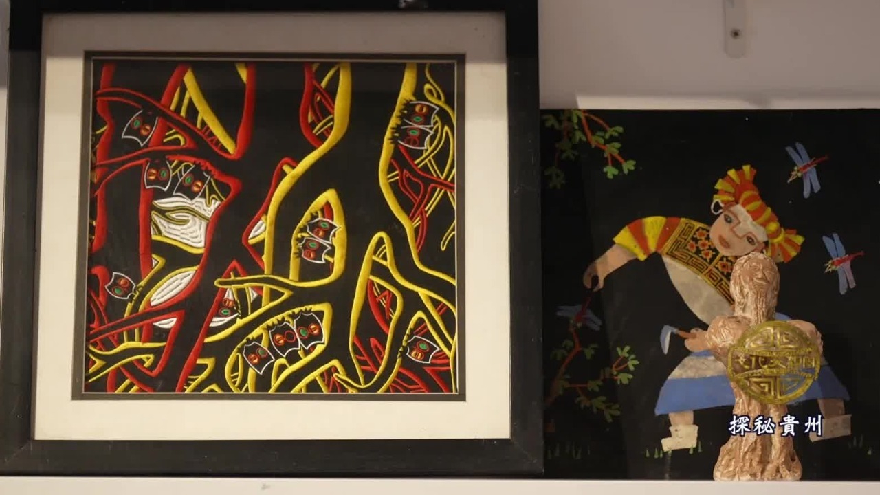 一幅幅色彩浓烈、质朴生动的农民画，用夸张的手法，表达对美好生活的憧憬