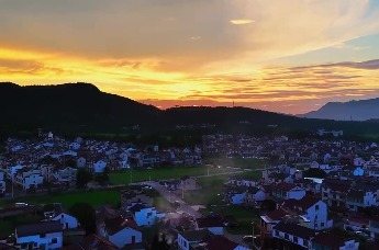 古村夜未央！池州九华山老田村：夜经济业态升级，灯光秀点亮消费新场景