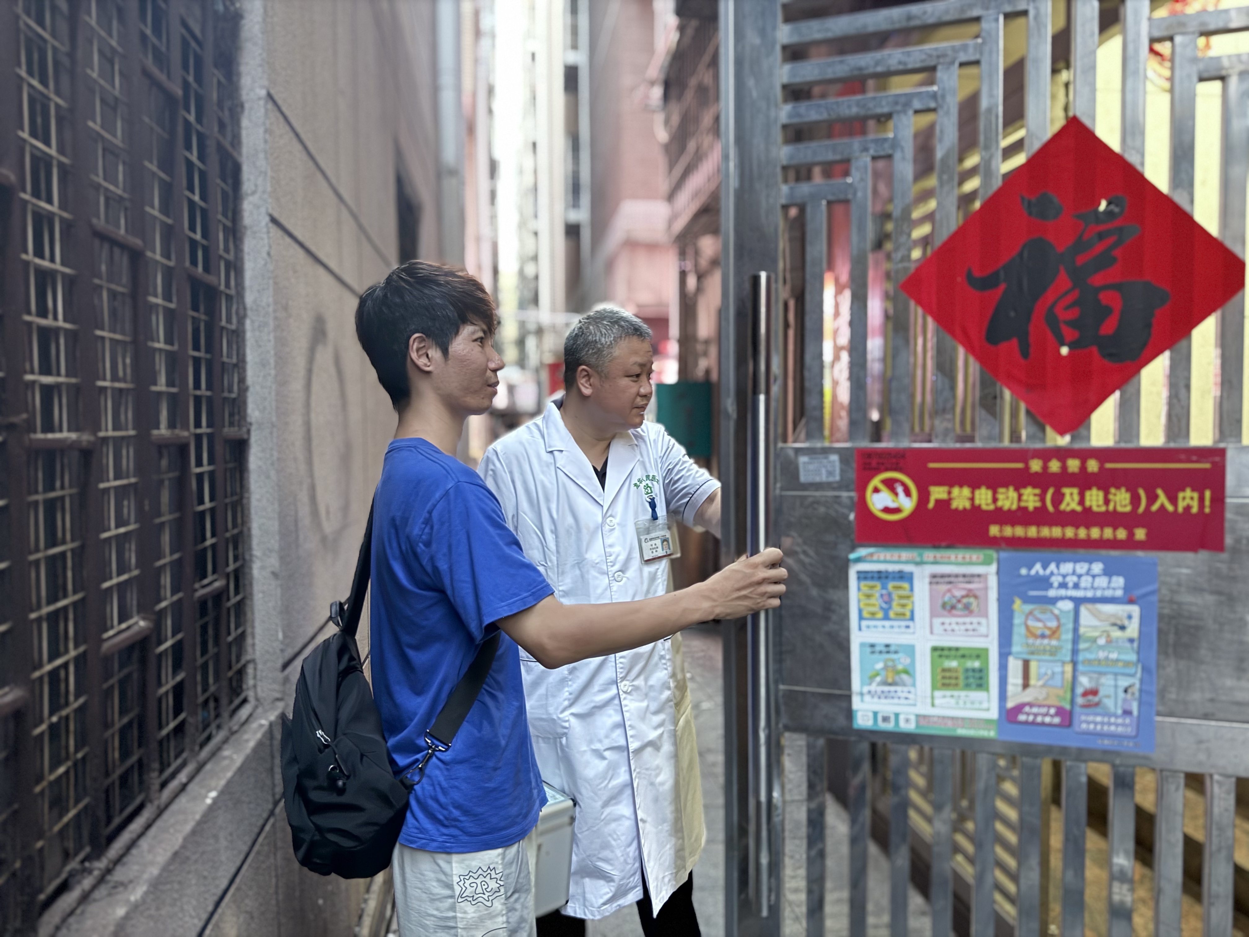 “搬家最舍不得社康医生!” 深圳社康“龙华模式”:把社区居民“宠上天”