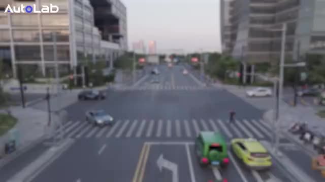 一个能打的都没有？地平线HSD VS 特斯拉FSD对比体验，这把稳了