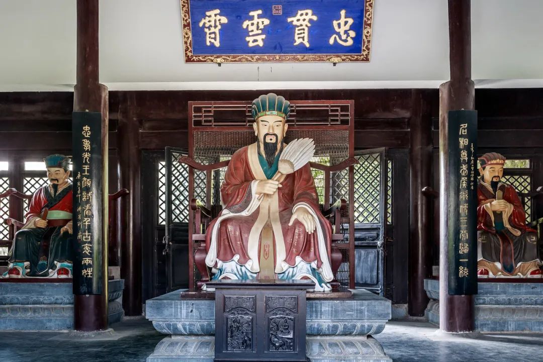 △王羲之故居景区五贤祠内诸葛亮塑像。图/@图虫创意