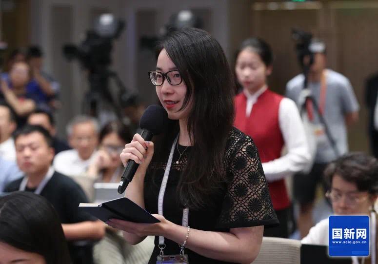 国新办举行新闻发布会 介绍第二十五届中国国际投资贸易洽谈会有关情况
